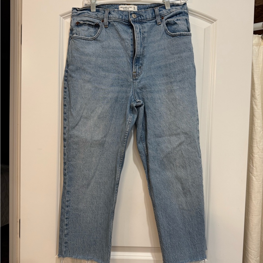 Abercrombie & Fitch 90’s Straight Ultra High Rise Crop Jeans